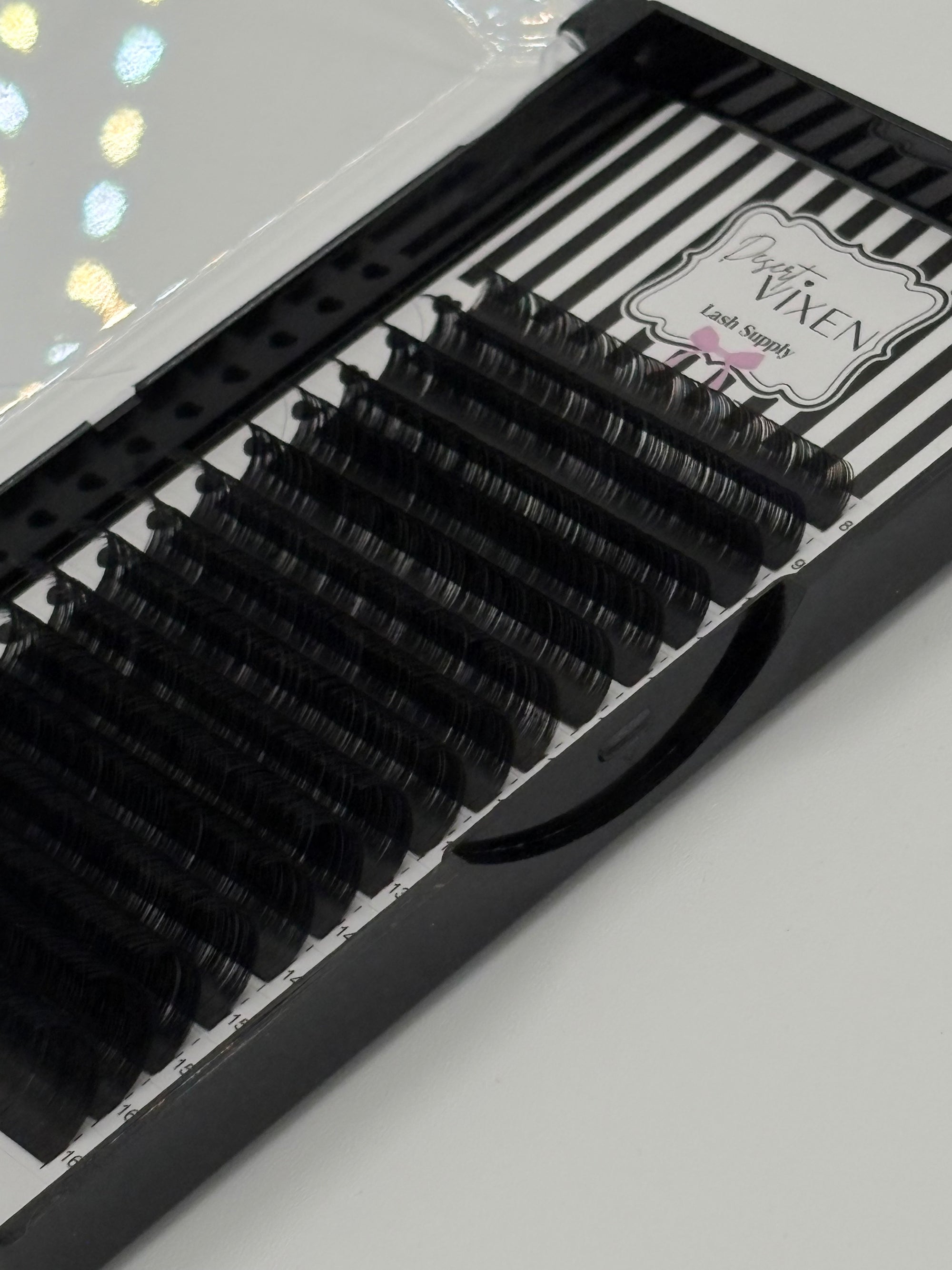 The Softest Lashes You'll Ever Fan — Mega Volume Matte Cashmere .03 | CC & D Curl | 16 Row Mixed Lengths